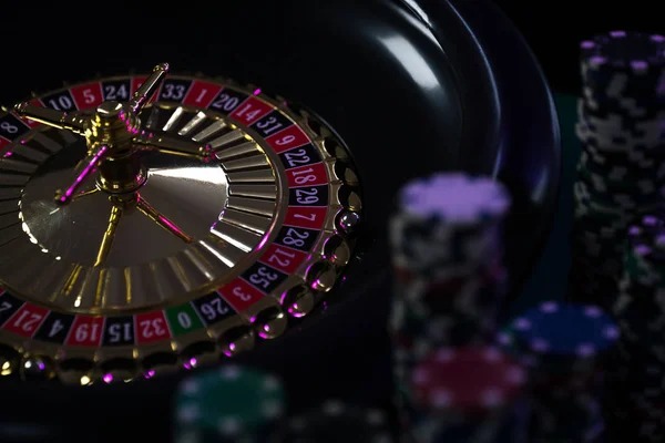 Bonus round mechanics and multiplier tracking Bonus round activation in a slot game with multiplier display